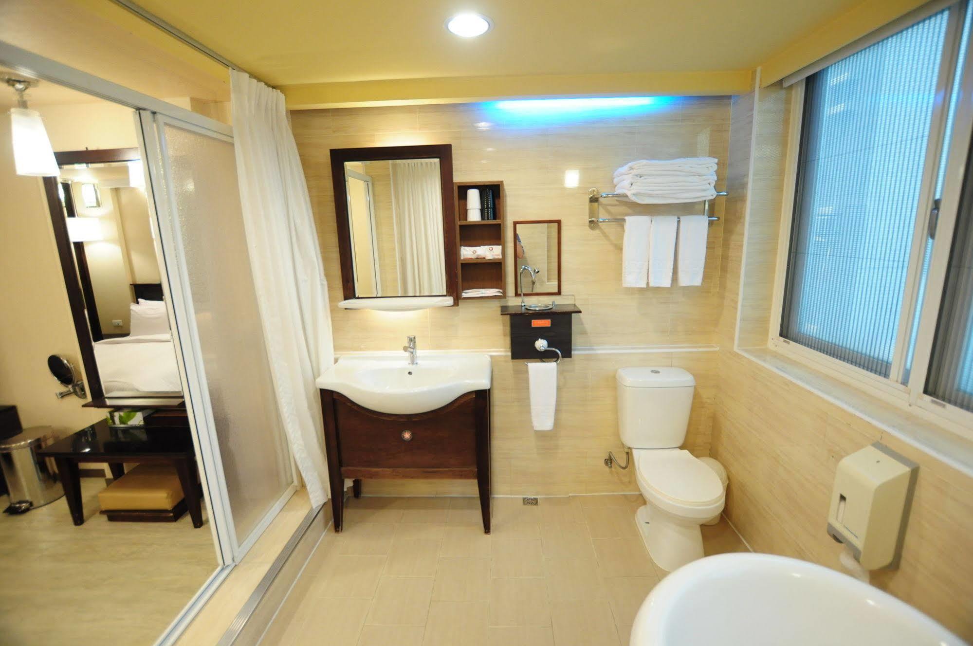 Kindness Xin Jue Jiang Hotel Kaohsiung Exterior photo