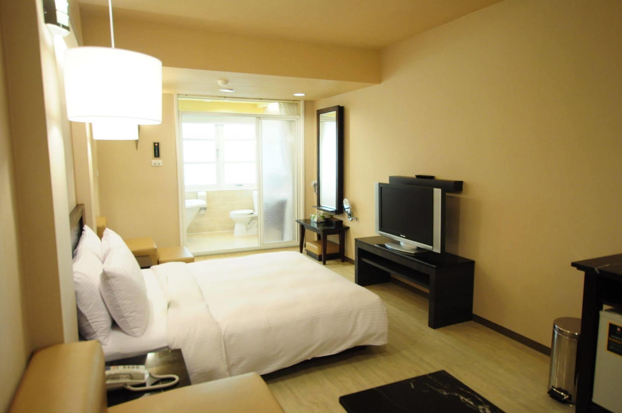 Kindness Xin Jue Jiang Hotel Kaohsiung Exterior photo