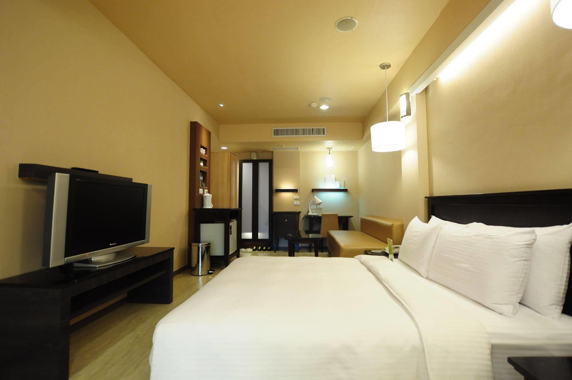 Kindness Xin Jue Jiang Hotel Kaohsiung Exterior photo